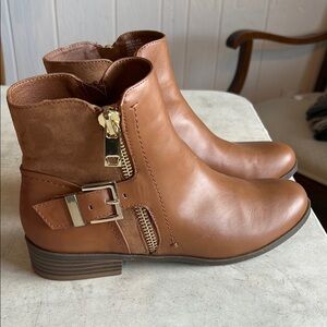 Apt. 9 Tan Leather & Suede Ankle Boots with Gold Hardware